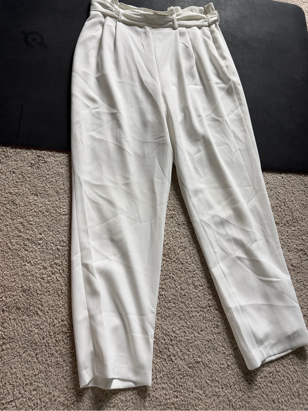 CeCe White Pleated Chinos